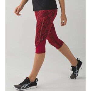 Women's - Lululemon Vent It Out Red Snakeskin Print Crop Leggings